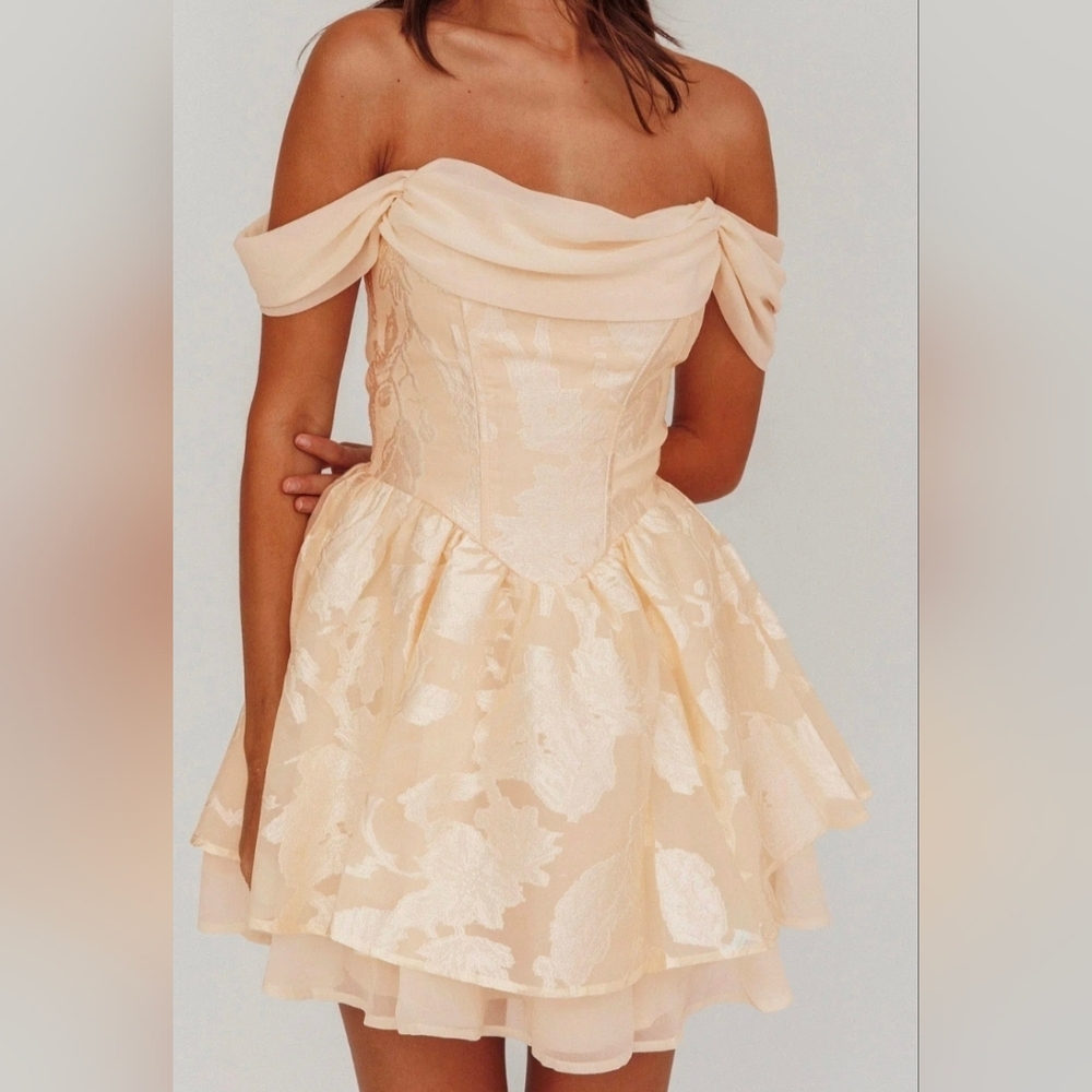 Selfie Leslie Strapless Cream Dress